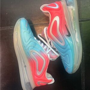 Nike Air Max 720 Women's Size 9 Sea Pink Athletic Sneakers.